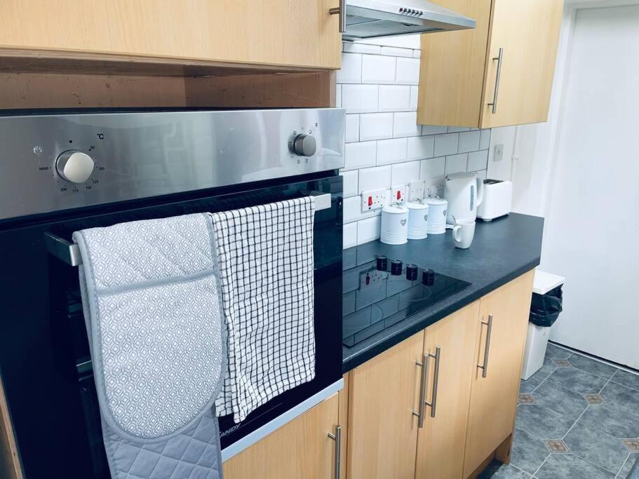 Homely 3 Bed Town House In Coventry City Centre Buitenkant foto